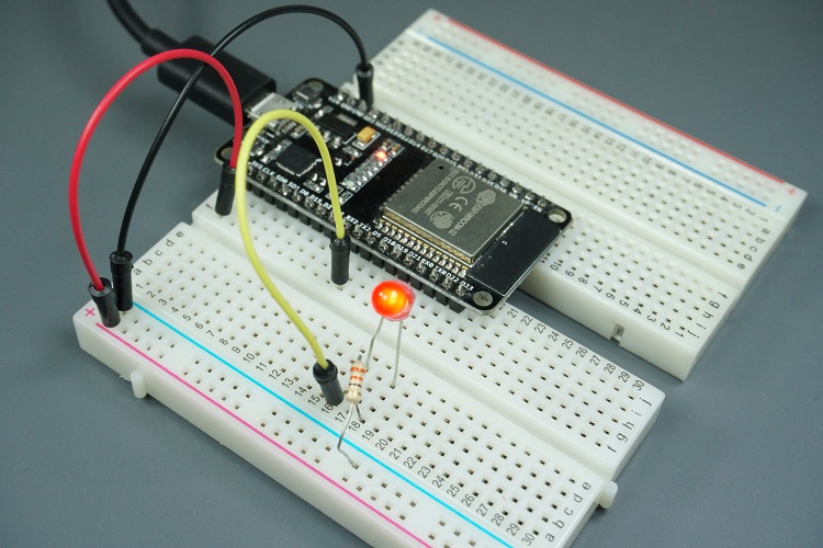 ESP32/ESP8266 PWM with MicroPython circuit to fade Dim LED