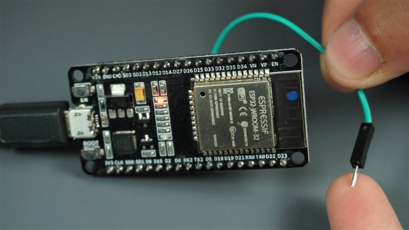 ESP32 Touch Pins with Arduino IDE