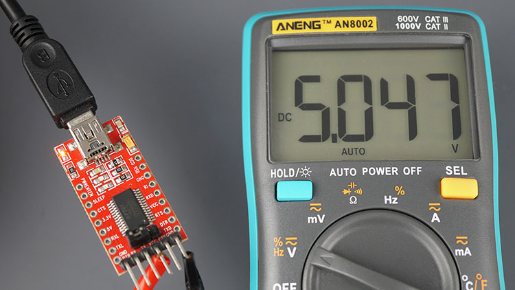 FTDI Programmer output 5V multimeter