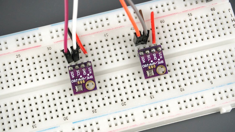 Multiple BME280 sensors with ESP32 - using the ESP32 two I2C bus interfaces