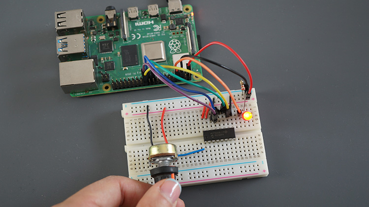 Raspberry Pi read Analog Inputs with MCP3008 Potentiometer