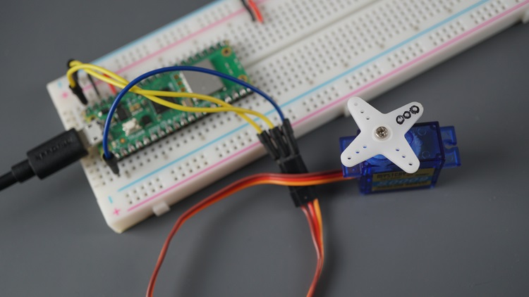 Controlling a Servo Motor with a Raspberry Pi Pico